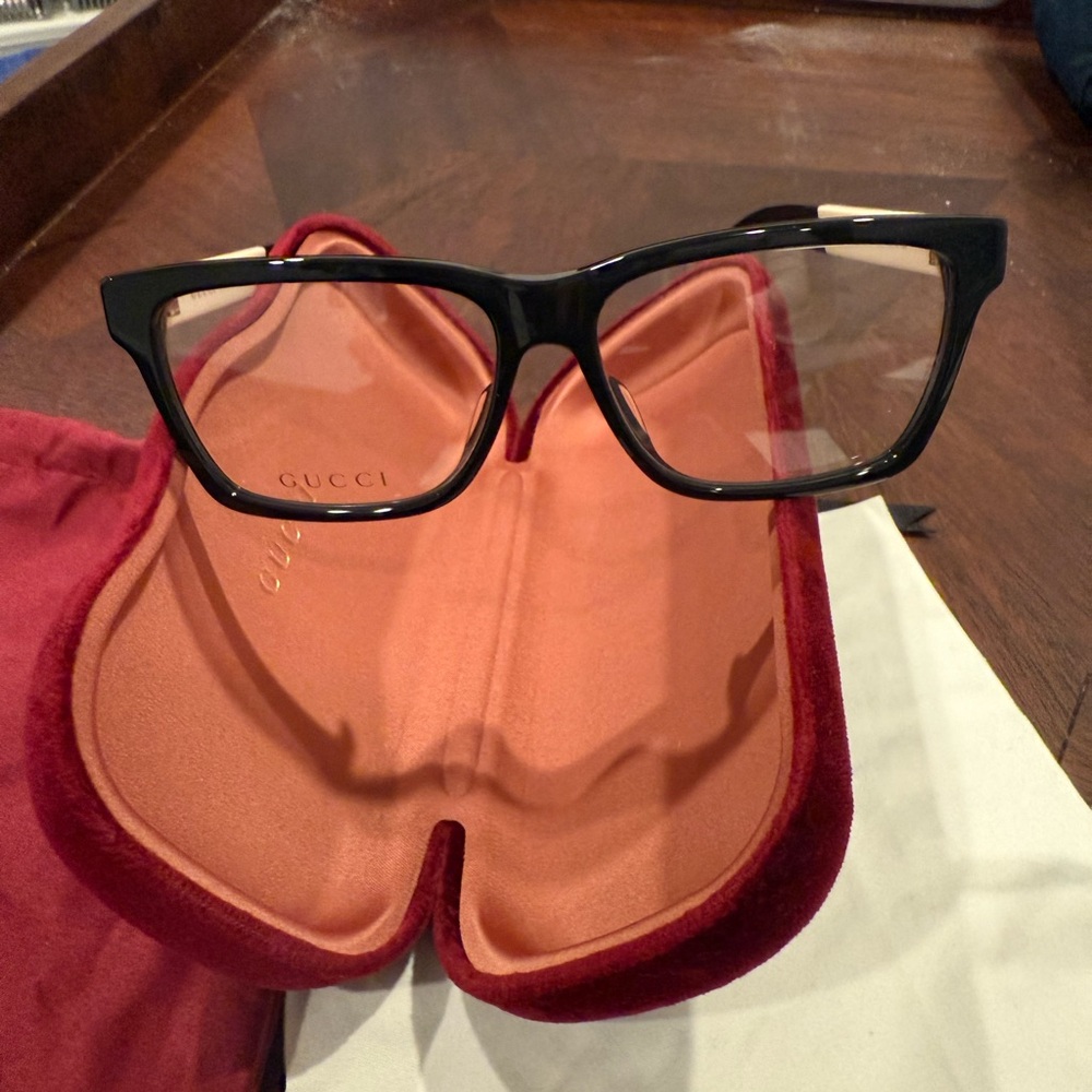 Gucci Cream and Black Eyeglasses